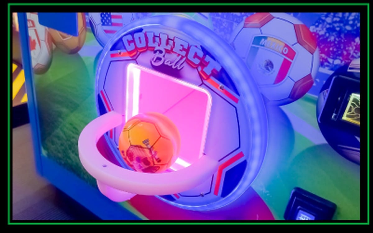 Kick N Win cabinet details and marquee