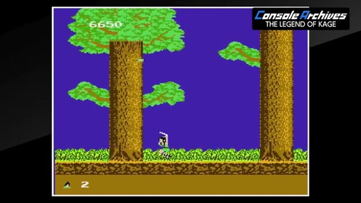 Kage climbing a large tree trunk vertically
