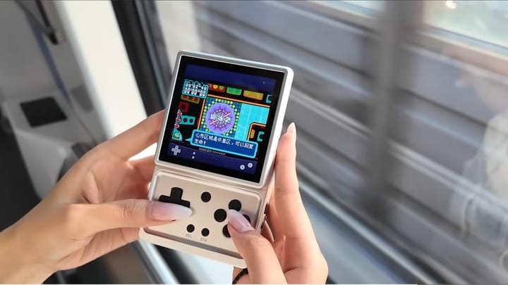 Anbernic is making a swivel-screen retro handheld